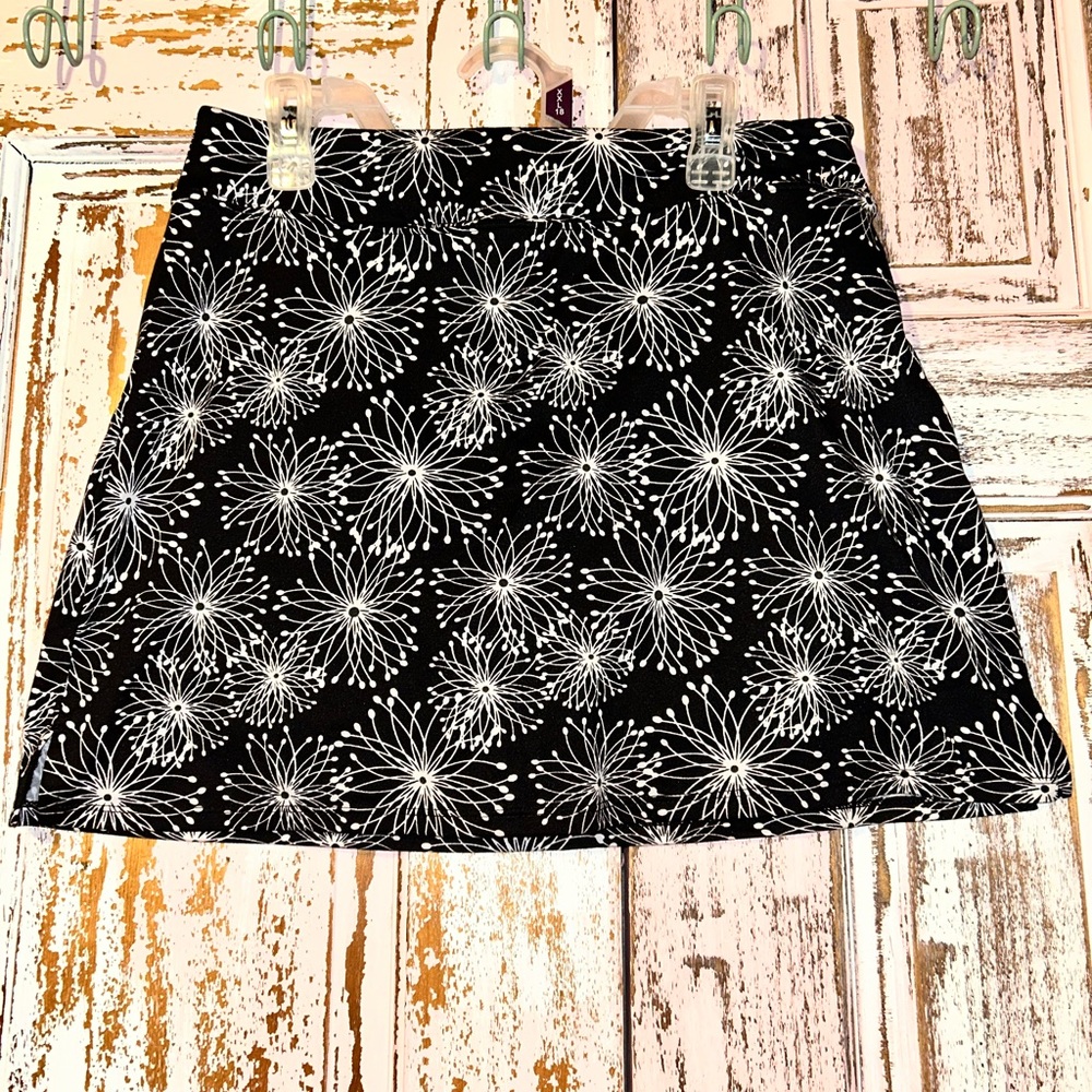 Tranquility by Colorado Clothing Black and White Floral Mini Skirt